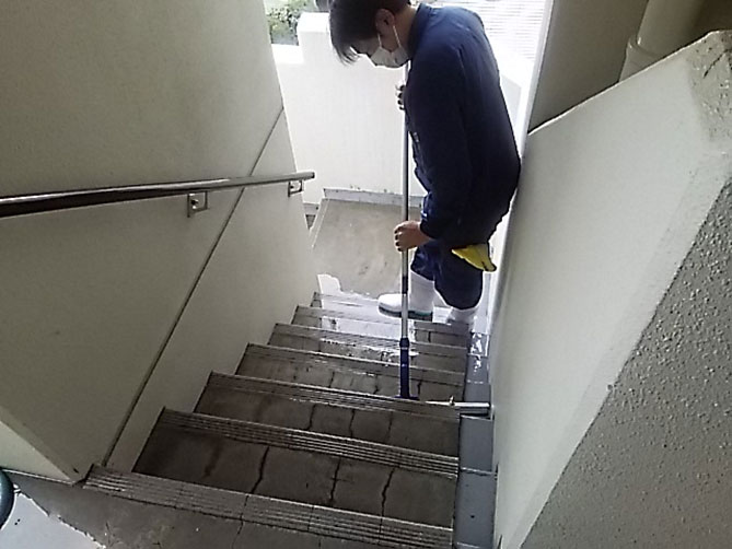 クオス茅ヶ崎レジデンシャルステージ各階階段